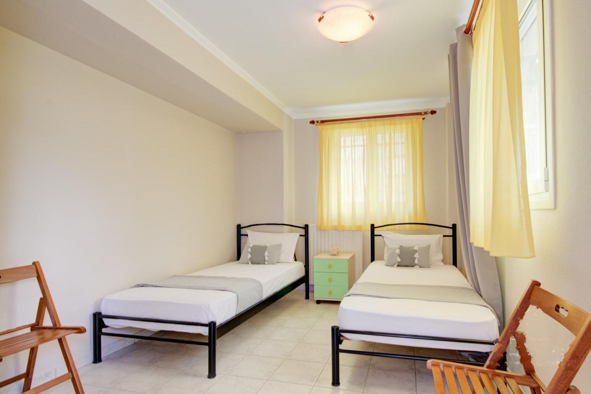 Private 6-Bdrm Villa With Garden 150M To Beach 파라디소스 외부 사진