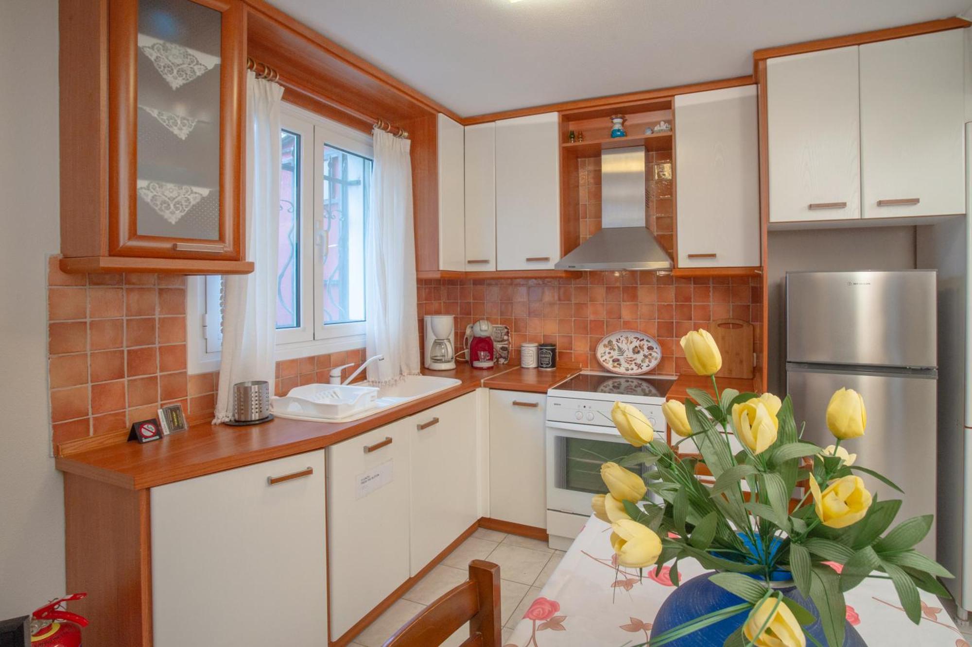 Private 6-Bdrm Villa With Garden 150M To Beach 파라디소스 외부 사진