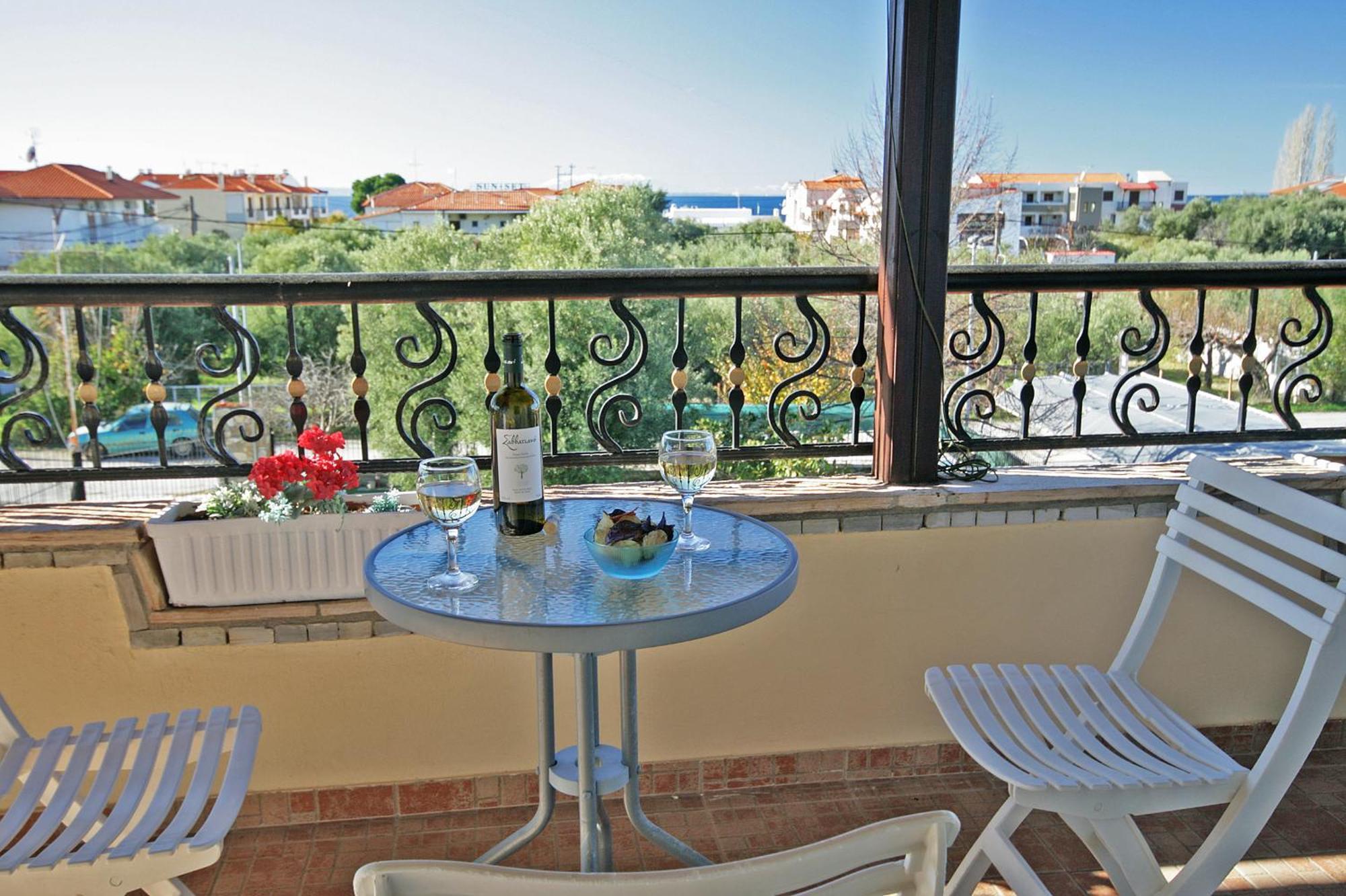 Private 6-Bdrm Villa With Garden 150M To Beach 파라디소스 외부 사진